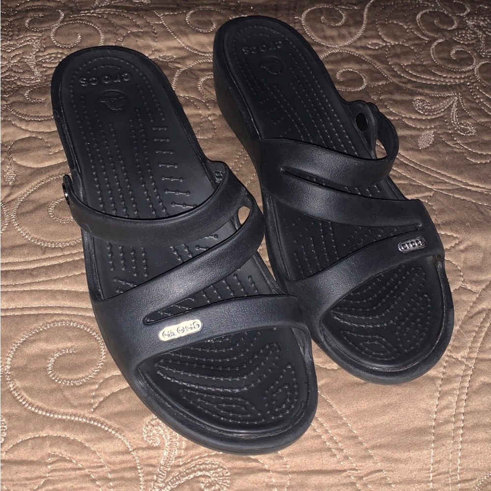 Crocs size 9